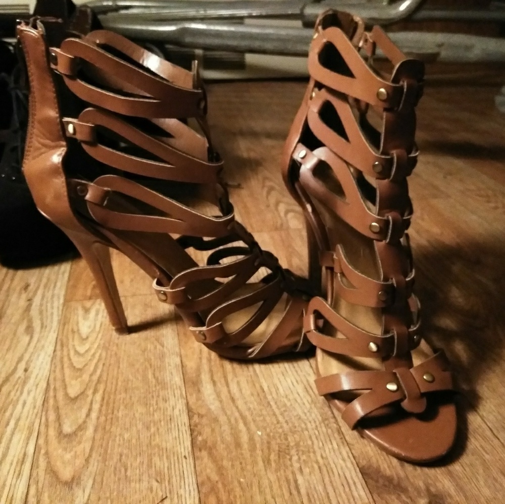 Shoes - Picture 5 of 5
